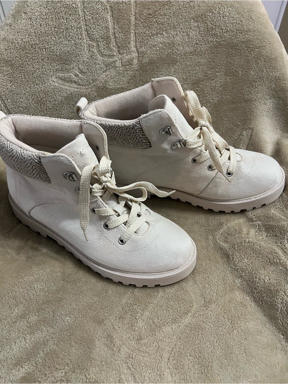 Kohl's Comfy Cream Lace-Up Kids/ Girls Hiking Boots